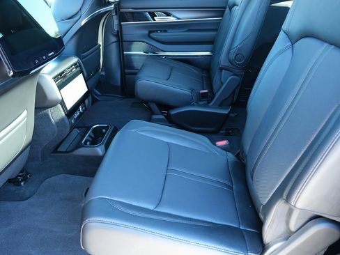 New 2026 Jeep Grand Wagoneer Summit image 35