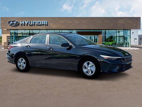 New 2025 Hyundai Elantra SE image 10