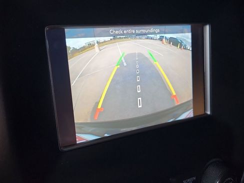 Used 2020 Jeep Grand Cherokee Laredo image 18