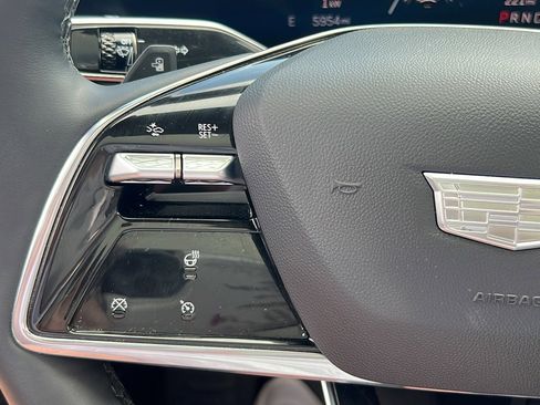 Used 2024 Cadillac Lyriq Sport image 13