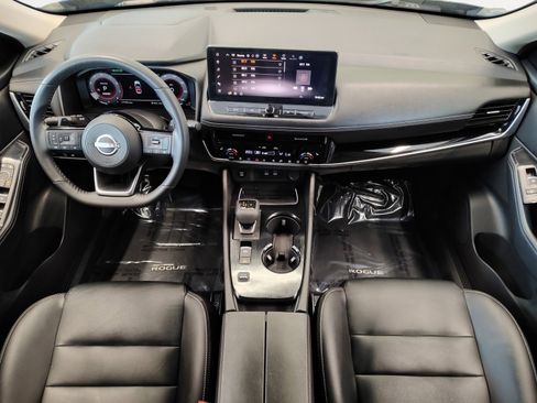 Certified 2024 Nissan Rogue SL w/ SL Premium Package FWD image 3