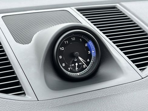 Certified 2025 Porsche Macan image 27