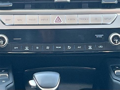 Used 2025 Kia Telluride EX image 28