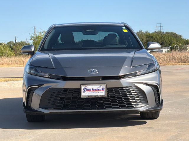 Used 2025 Toyota Camry SE w/ Convenience Package FWD image 2
