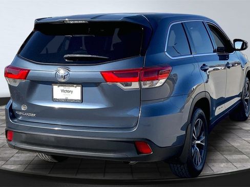 Used 2019 Toyota Highlander LE image 5