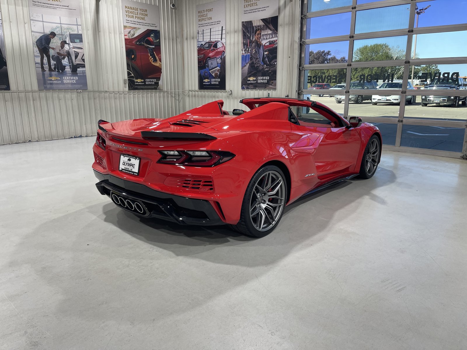 Used 2025 Chevrolet Corvette Z06 RWD image 8