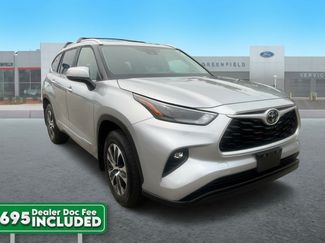 Used 2023 Toyota Highlander XLE AWD/4WD video 1