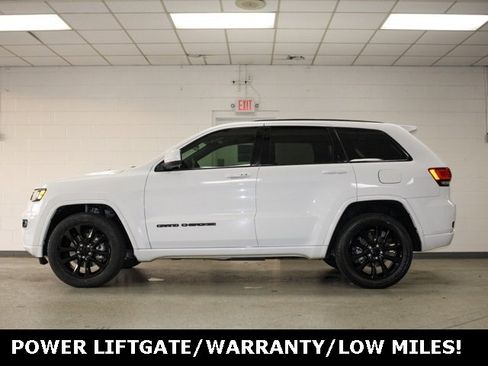 Used 2021 Jeep Grand Cherokee Laredo X image 3