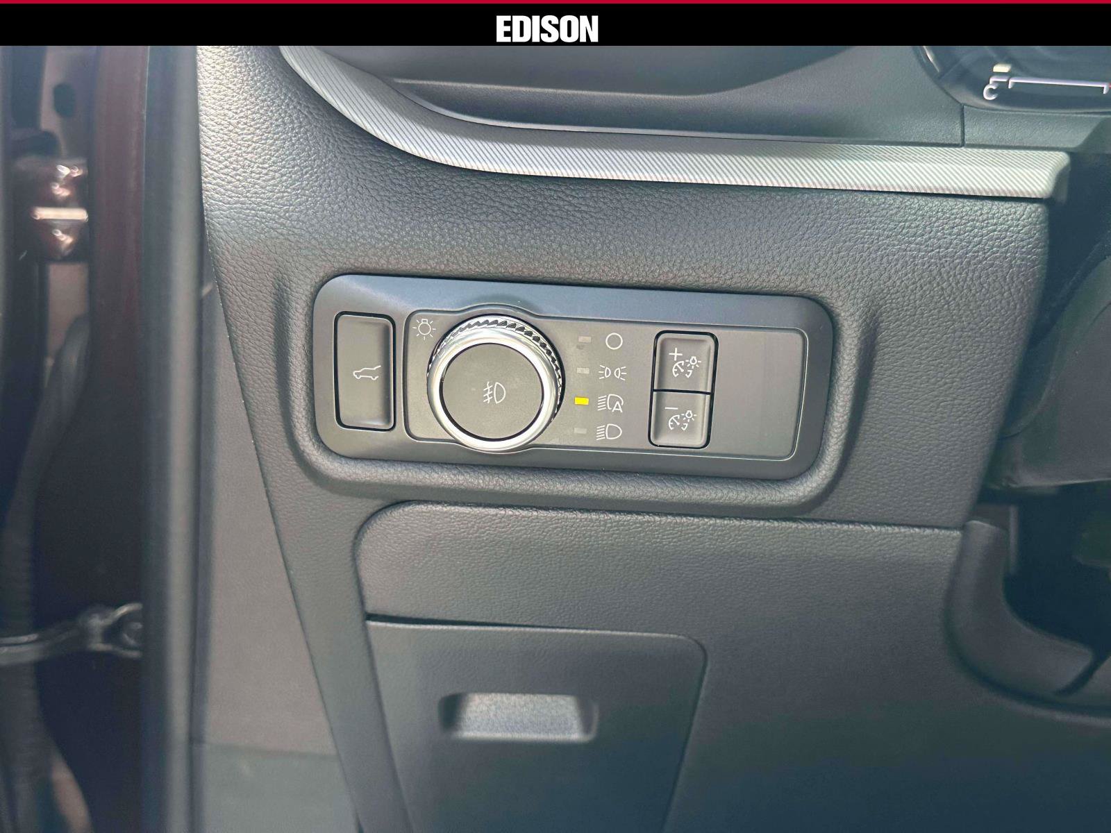Used 2020 Ford Explorer XLT w/ Equipment Group 202A AWD/4WD image 21