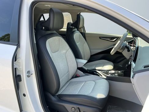 Used 2023 Kia Niro Wave w/ Wave Preserve Package FWD image 16