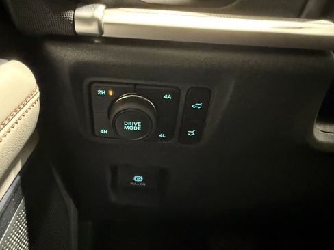 Used 2025 Ford Expedition Max Active image 16