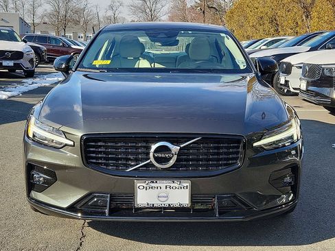 Certified 2021 Volvo S60 T5 Momentum w/ Protection Package Premier image 2