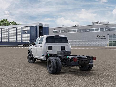 New 2026 RAM 4500 Tradesman AWD/4WD image 3