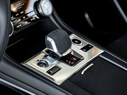 Used 2022 Jaguar F-PACE S image 19