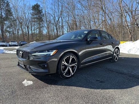 Certified 2025 Volvo S60 B5 Core image 4