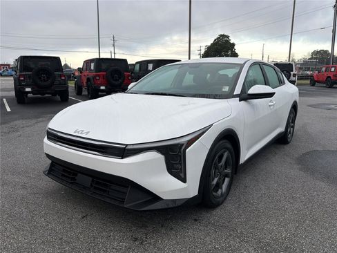 Used 2025 Kia K4 LXS image 2