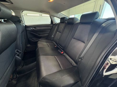 Used 2019 Honda Accord EX image 22