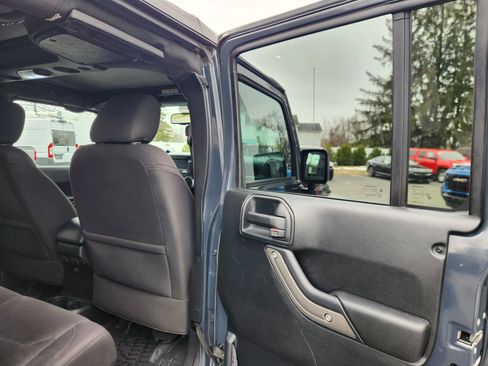 Used 2017 Jeep Wrangler Unlimited Sport image 41