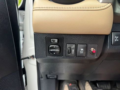 Used 2013 Toyota RAV4 Limited AWD/4WD image 16