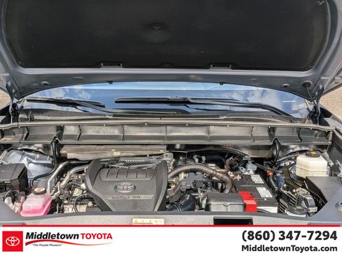 Certified 2024 Toyota Highlander XLE image 38