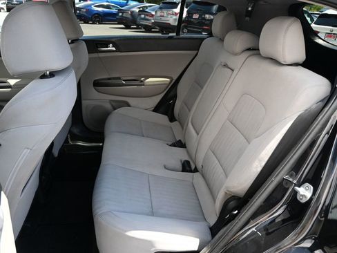 Used 2020 Kia Sportage LX image 13