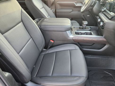 New 2026 GMC Sierra 1500 SLT image 10