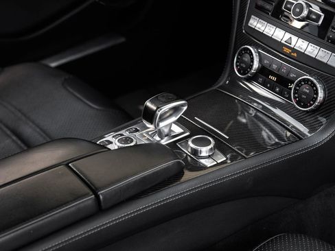 Used 2013 Mercedes-Benz SL 63 AMG image 22