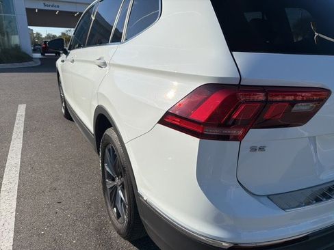Used 2022 Volkswagen Tiguan SE image 9