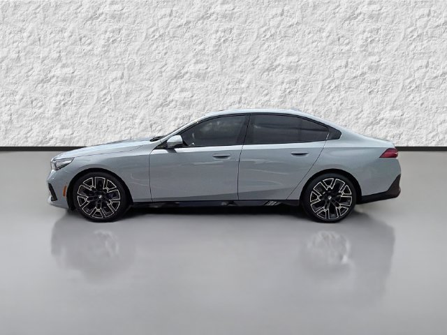Used 2026 BMW i5 eDrive40 w/ M Sport Package RWD image 6
