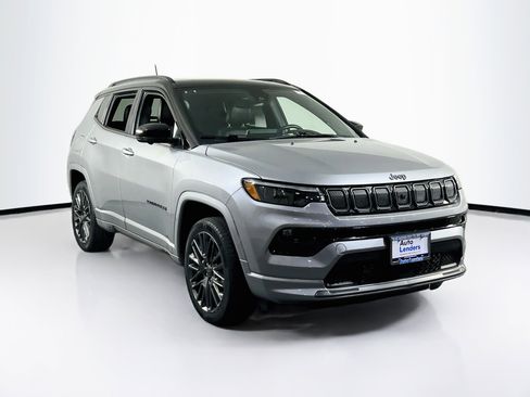 Used 2022 Jeep Compass High Altitude AWD/4WD image 3