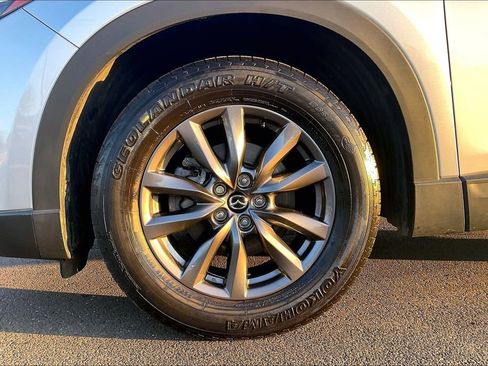 Used 2023 MAZDA CX-9 Touring image 9