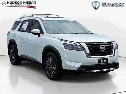 Used 2025 Nissan Pathfinder SL w/ SL Premium Package
