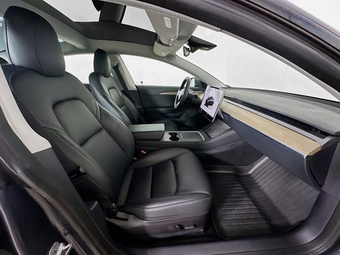 Used 2023 Tesla Model 3 Standard Range image 32