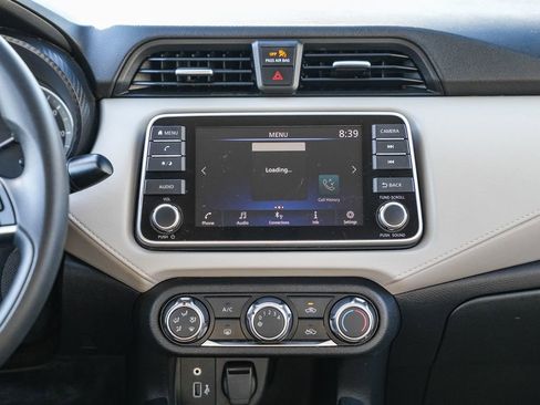 Used 2022 Nissan Versa SV image 15