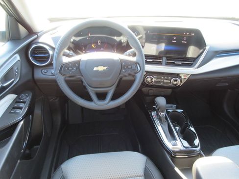 New 2026 Chevrolet Trax LT image 15