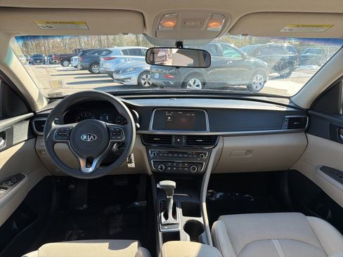 Used 2018 Kia Optima LX image 20