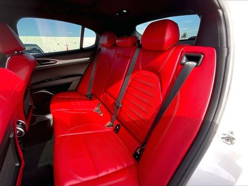 Used 2023 Alfa Romeo Stelvio Veloce AWD/4WD image 23