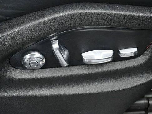 Used 2020 Porsche Cayenne AWD/4WD image 36