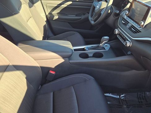 Used 2025 Nissan Altima 2.5 S image 7