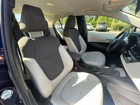 Used 2021 Toyota Corolla LE w/ LE Convenience Package FWD image 34