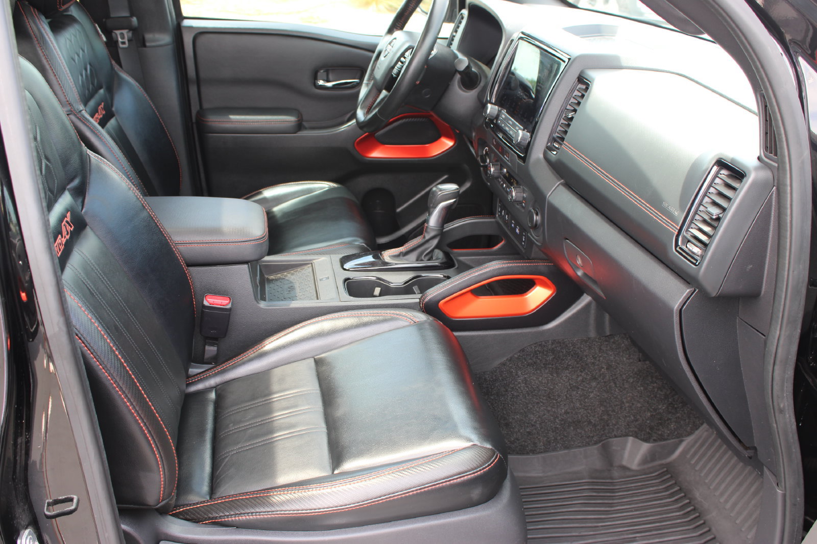 Used 2023 Nissan Frontier PRO-4X w/ Pro-4X Premium Package AWD/4WD image 24