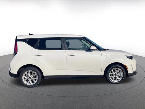 Used 2025 Kia Soul LX w/ LX Technology Package image 16