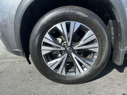 Certified 2022 Nissan Rogue SV image 8