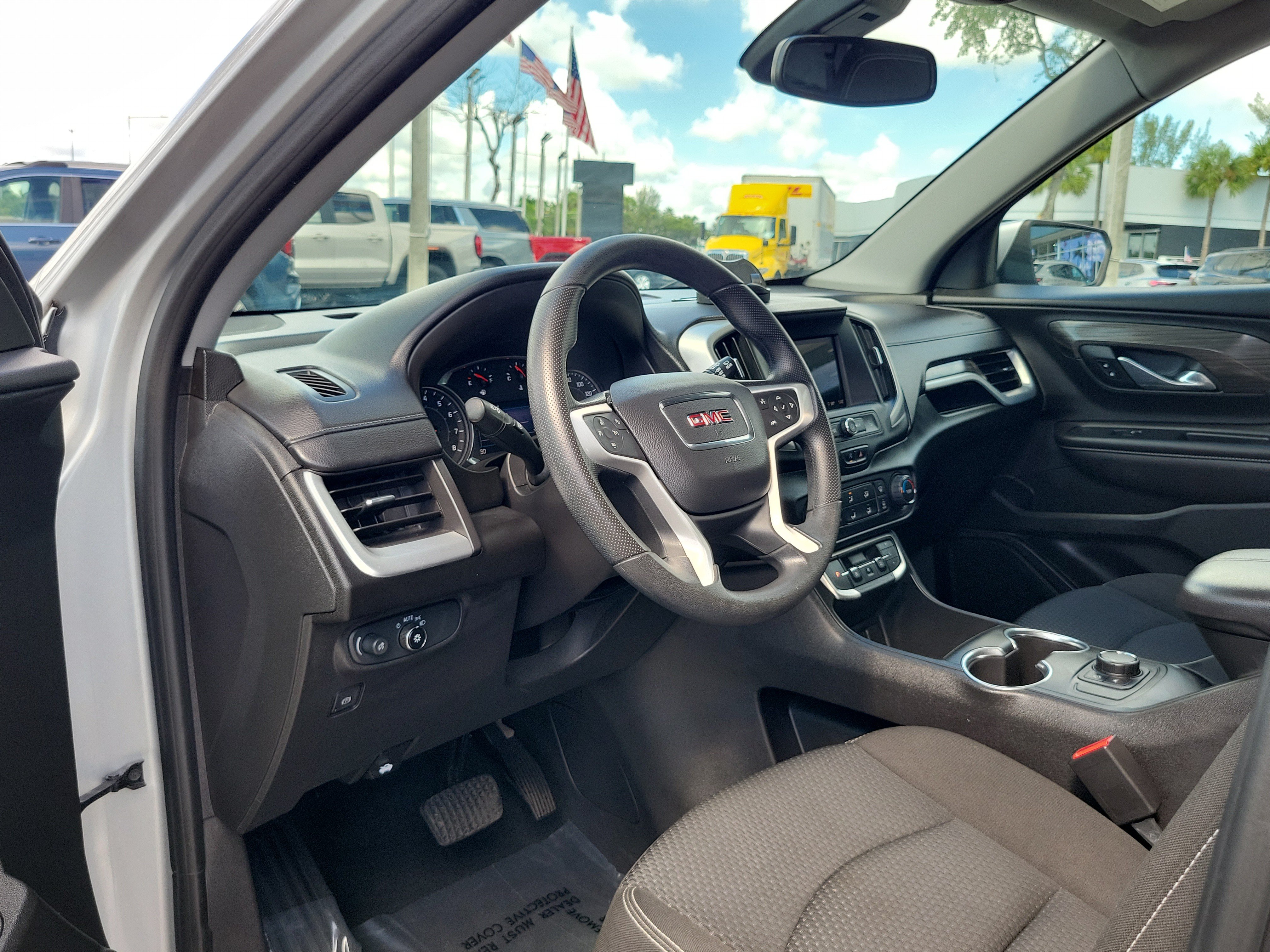 Used 2022 GMC Terrain SLE FWD image 9