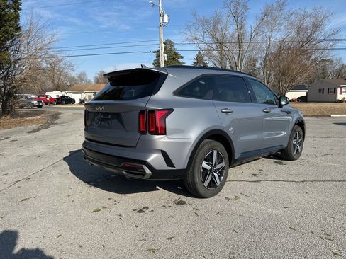 Certified 2023 Kia Sorento S w/ Panoramic Sunroof Package image 5