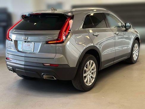 Used 2023 Cadillac XT4 Luxury w/ Cold Weather Package AWD/4WD image 4