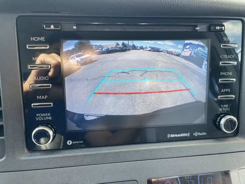 Used 2020 Toyota Sienna LE AWD/4WD image 20