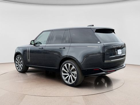 New 2026 Land Rover Range Rover SE AWD/4WD image 3