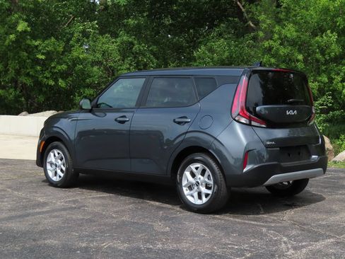 Certified 2025 Kia Soul LX w/ LX Technology Package FWD image 25