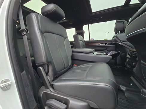 Used 2022 Jeep Grand Wagoneer Series I w/ HD Trailer Tow Package image 15